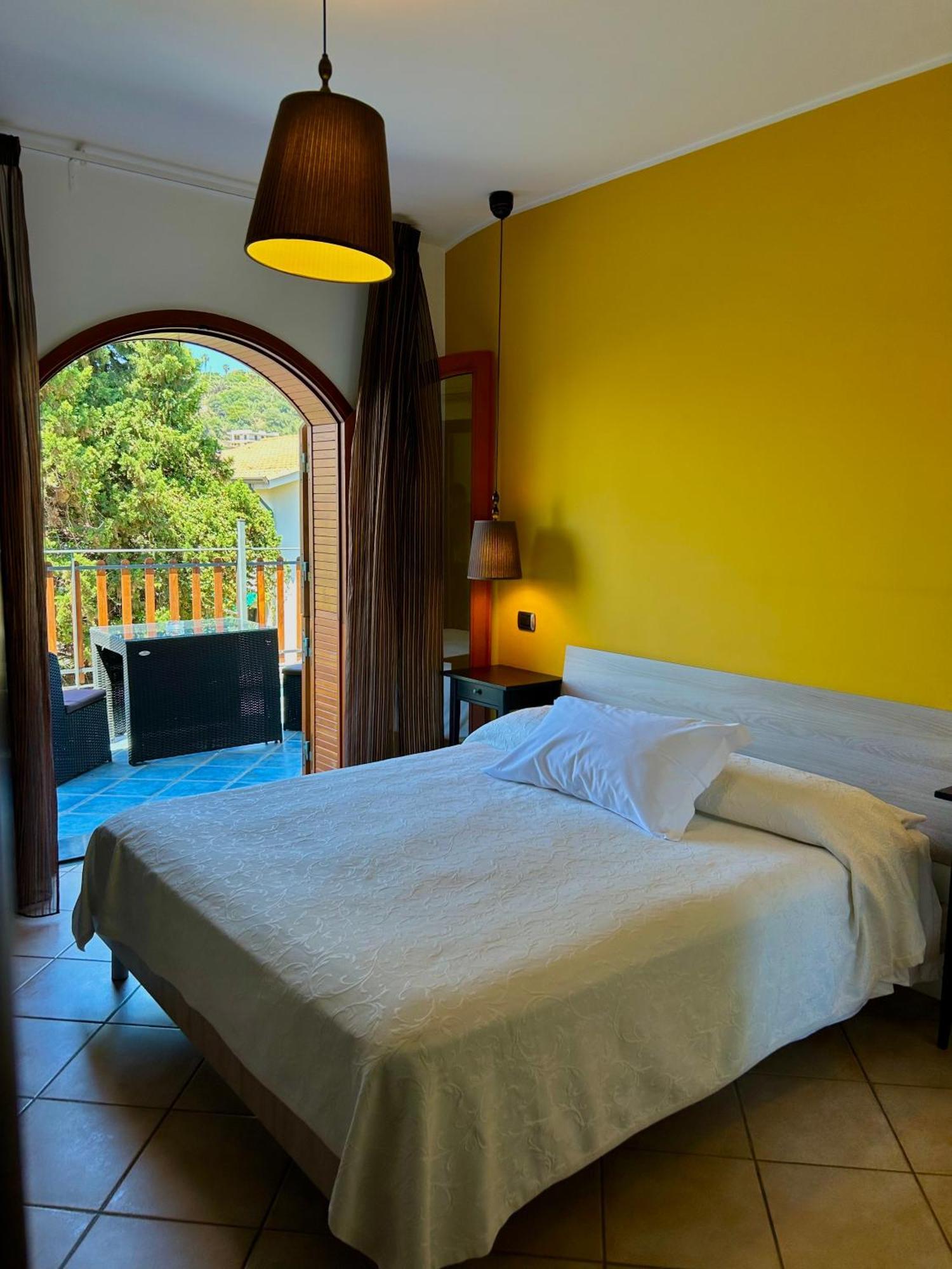 B&B Villa Rodriguez Milazzo Bagian luar foto